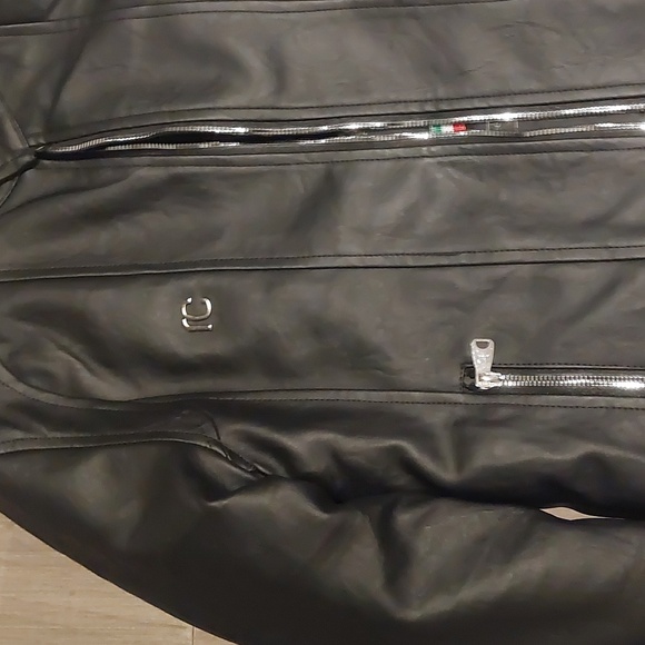 Leather Women's jacket - Picture 3 of 3